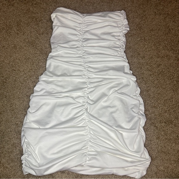 White ruched mini strapless bodycon dress - Picture 3 of 4
